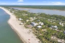 Secluded Palms - Charming Beachfront Cottage with private beach access on Indian Pass - Image 3