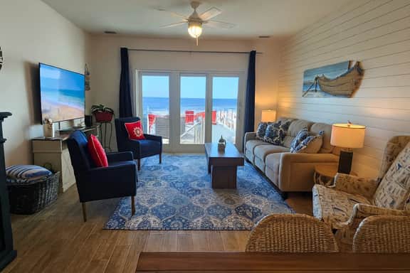 Paradise Pier –  Beach Front, Pool, Hot Tub! - Image 4