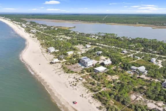 Secluded Palms - Charming Beachfront Cottage with private beach access on Indian Pass - Image 3